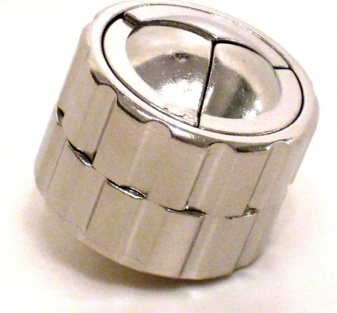 Cast Cylinder - Hanayama Metal Puzzle
