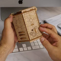 Fort Knox ? Wood Puzzle Box Escape Room Experience